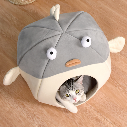 The flappy fish enclosed cat bed