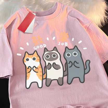 full cotton t-shirt in pink with printing of ginger cat siamese cat and british shorthair cat clapping for"good job" you done