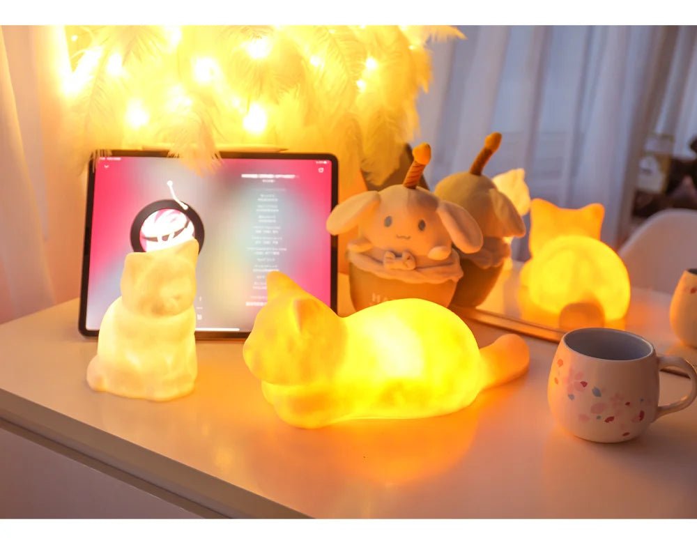 'Cozy Cat Light Lamp' – Both Designs on Display