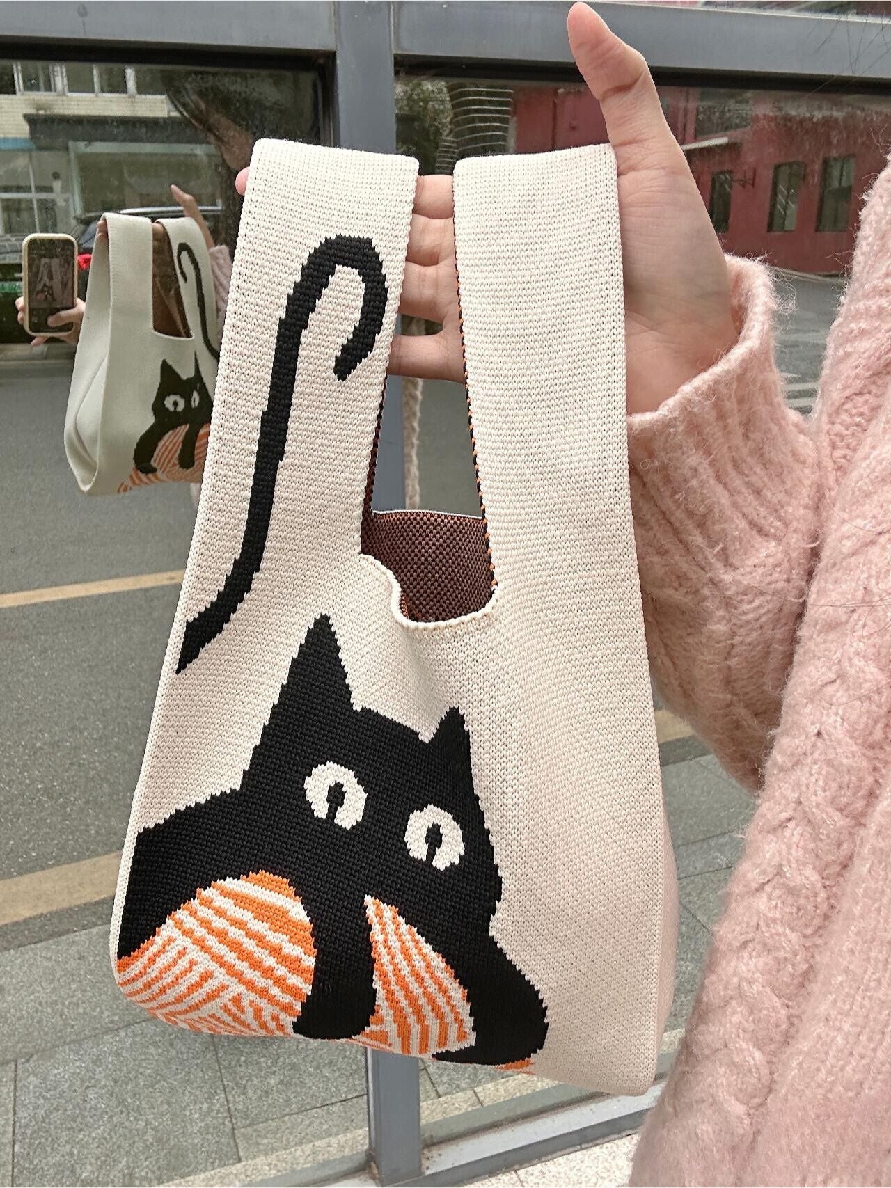 Durable Knitted Texture of 'Japanese-Style Knitted Cat Wrist Bag' – Close-Up