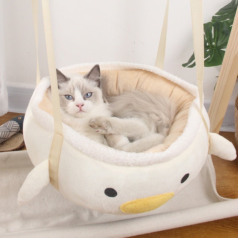 cat bed that gives calming effect for anxious cats with soft and hugging material that can swing like a hammock