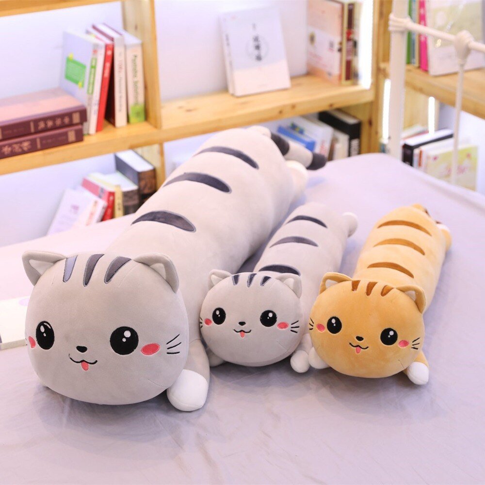 different sizes of japanese cat plush of cats