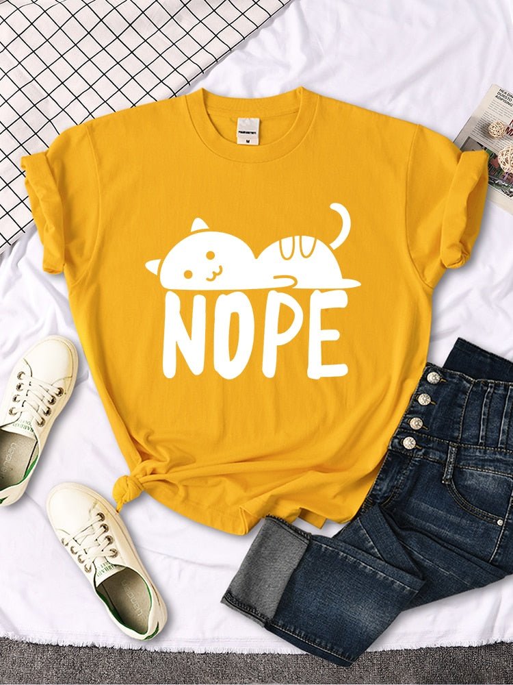 simple cat mom t shirt in yellow color