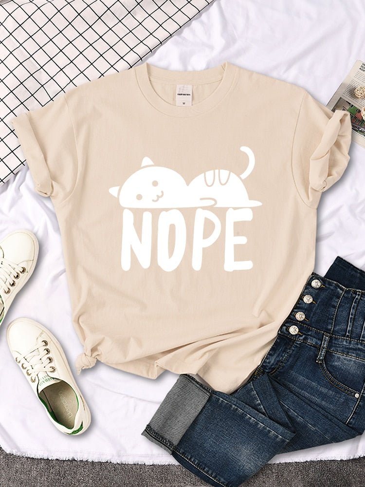 cat mom shirt in beige color with simple design
