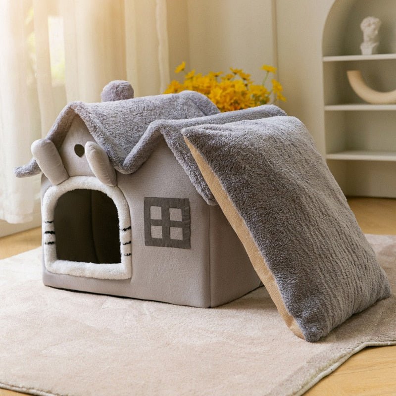 cat house made from fleece that is comfortable for pets